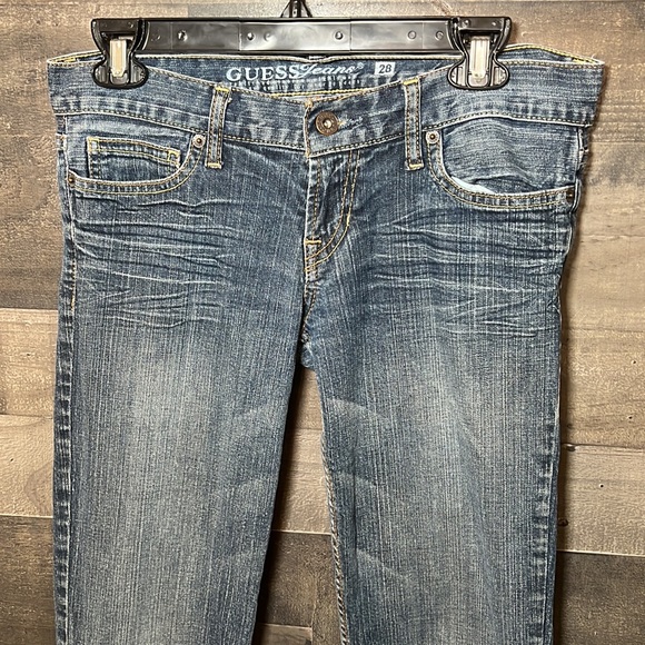 “Foxy-Flare” Guess Jeans - Picture 2 of 11